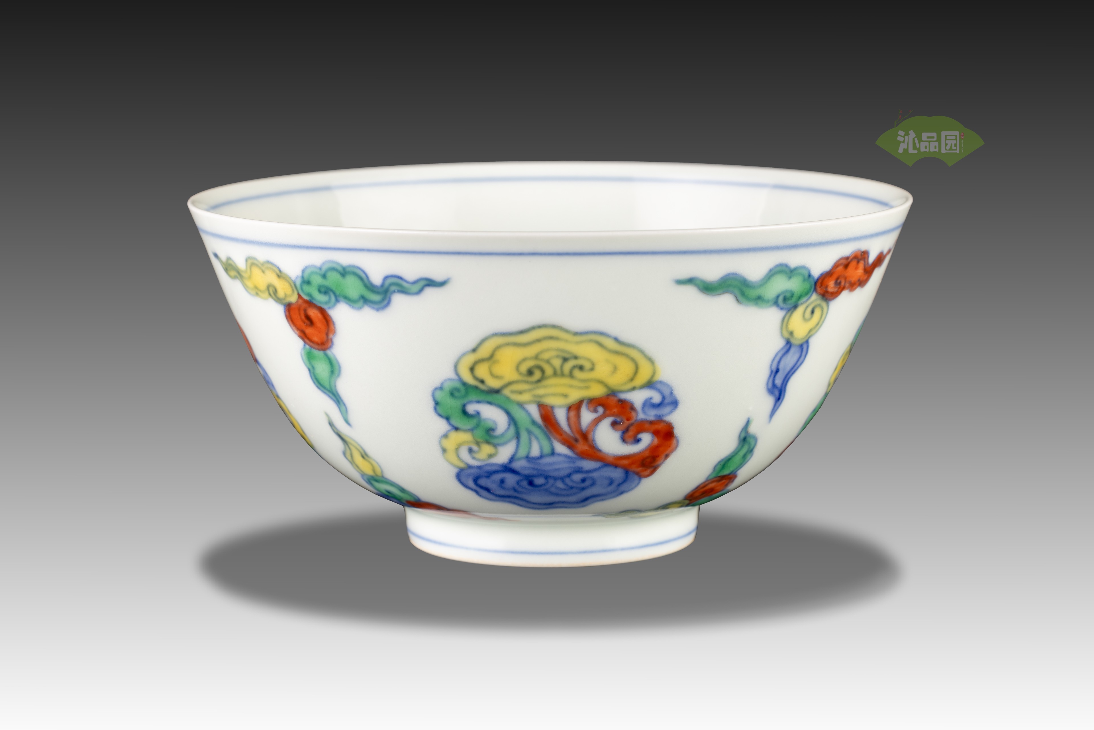 明成化 斗彩灵芝云纹碗(小)